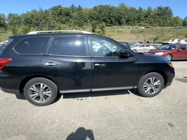 2019 Nissan Pathfinder SV