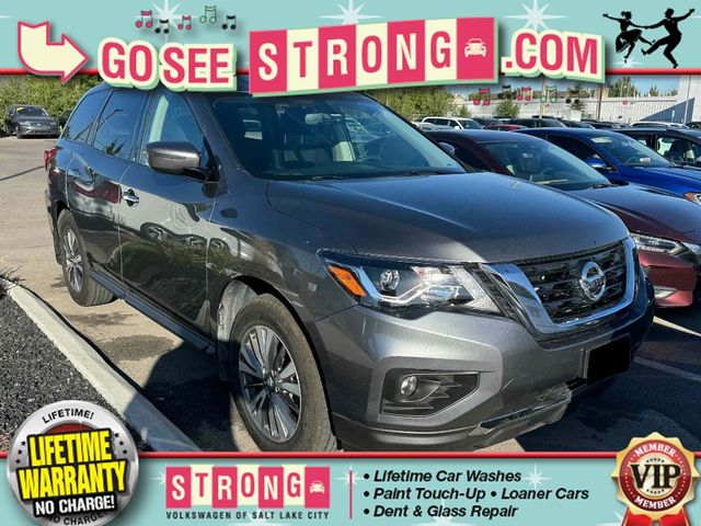 2019 Nissan Pathfinder SV