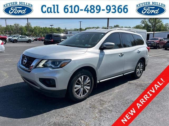 2019 Nissan Pathfinder SV