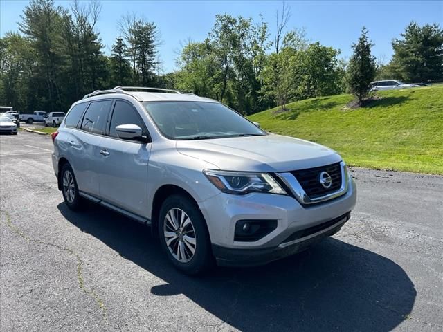 2019 Nissan Pathfinder SV