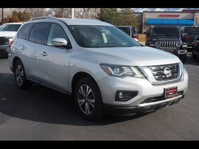 2019 Nissan Pathfinder SV