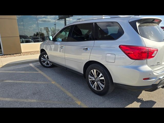 2019 Nissan Pathfinder SV