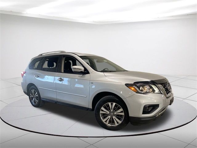 2019 Nissan Pathfinder SV