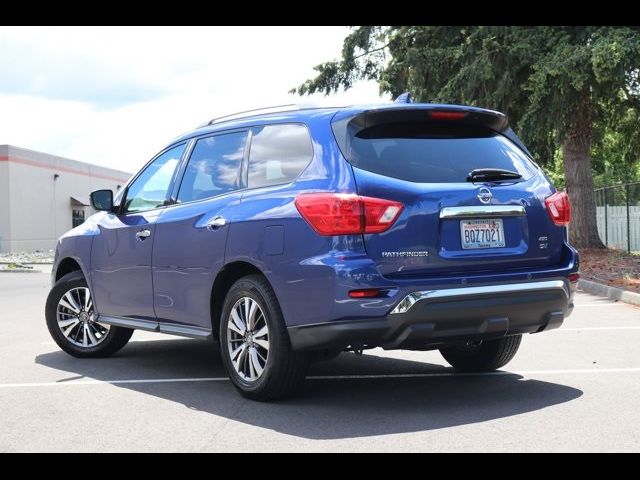 2019 Nissan Pathfinder SV