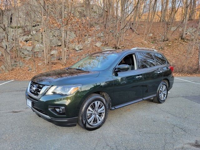 2019 Nissan Pathfinder SV