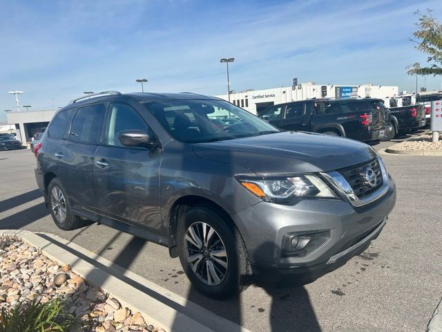 2019 Nissan Pathfinder SV