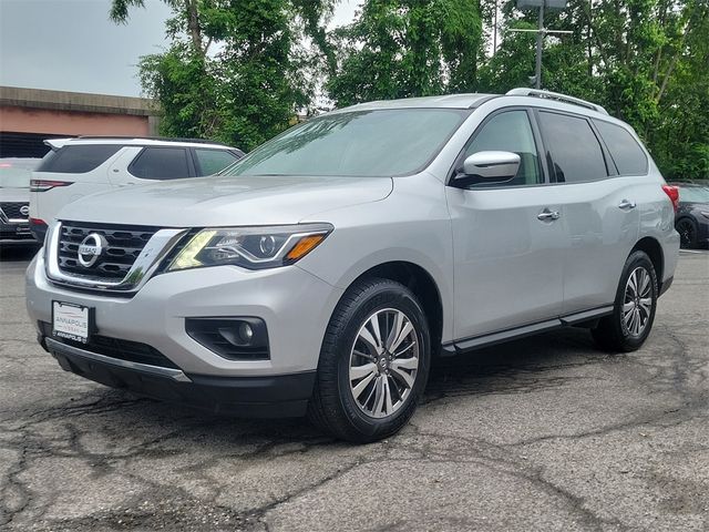 2019 Nissan Pathfinder SV