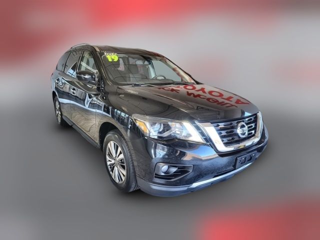 2019 Nissan Pathfinder SV