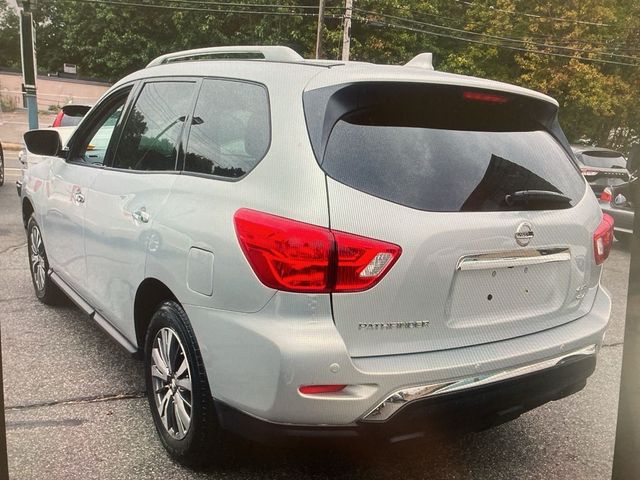 2019 Nissan Pathfinder SV