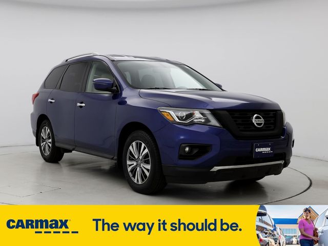 2019 Nissan Pathfinder SV