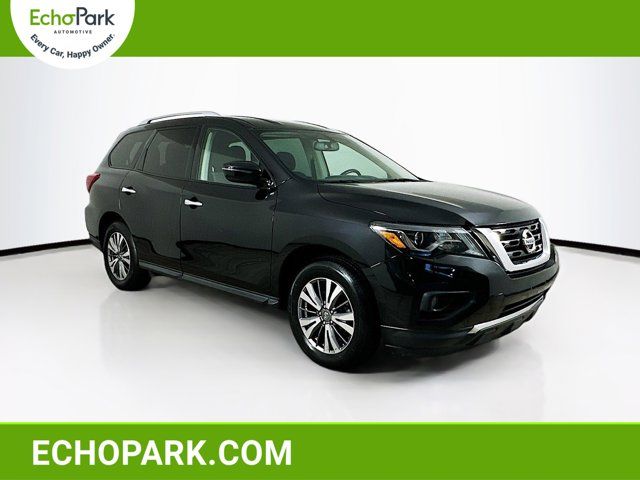 2019 Nissan Pathfinder SV