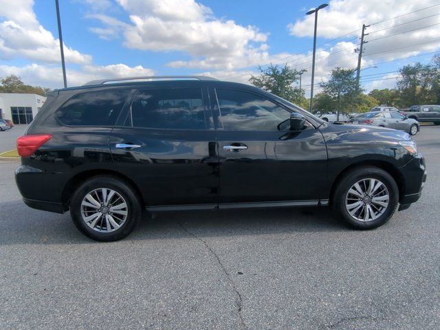 2019 Nissan Pathfinder SV