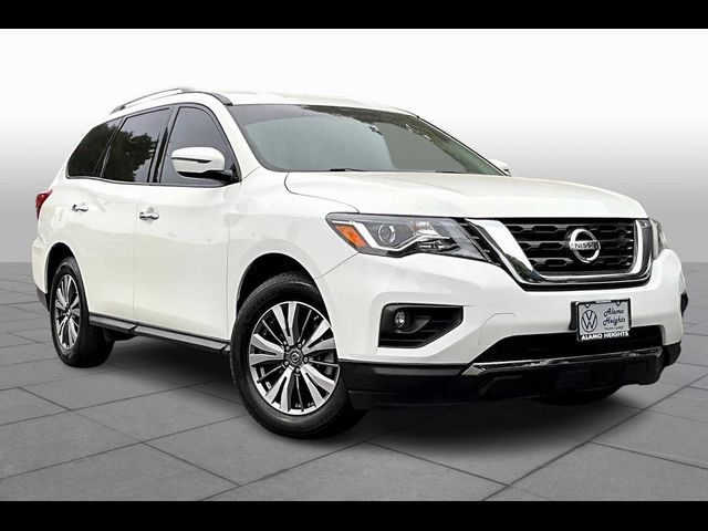 2019 Nissan Pathfinder SV