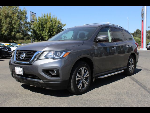 2019 Nissan Pathfinder SV