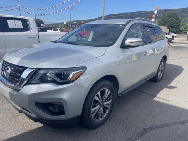 2019 Nissan Pathfinder SV