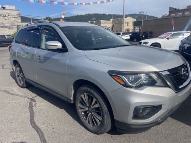 2019 Nissan Pathfinder SV