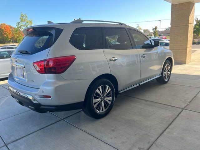 2019 Nissan Pathfinder SV