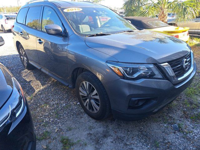 2019 Nissan Pathfinder SV