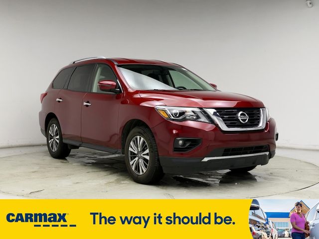 2019 Nissan Pathfinder SV