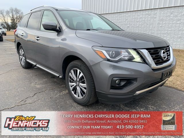 2019 Nissan Pathfinder SV