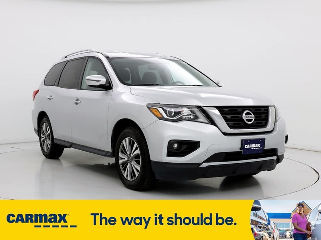 2019 Nissan Pathfinder SV