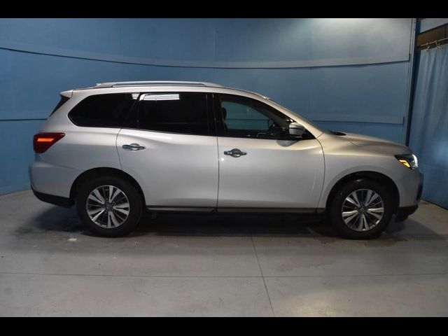 2019 Nissan Pathfinder SV