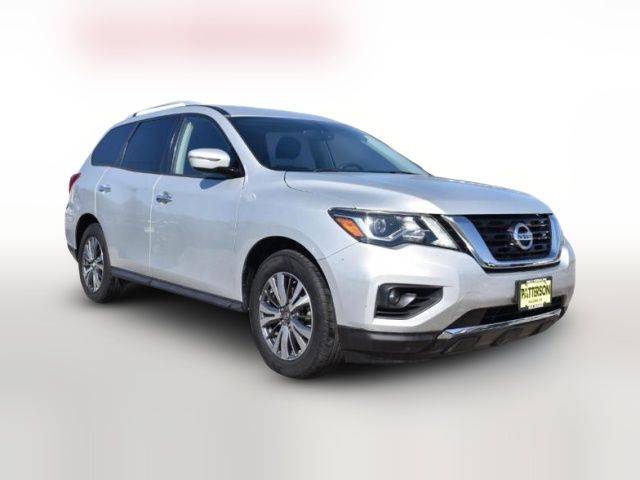 2019 Nissan Pathfinder SV