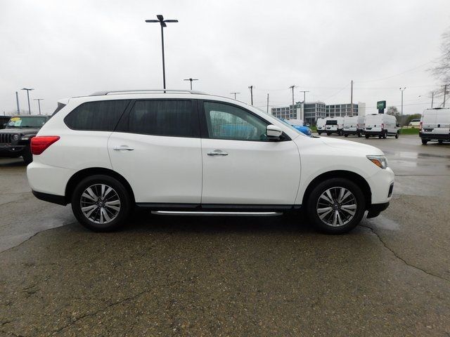 2019 Nissan Pathfinder SV