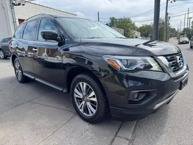 2019 Nissan Pathfinder SV