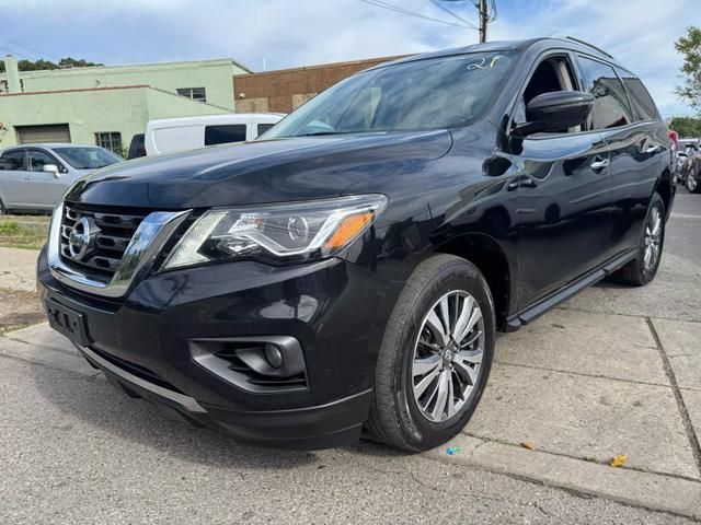 2019 Nissan Pathfinder SV