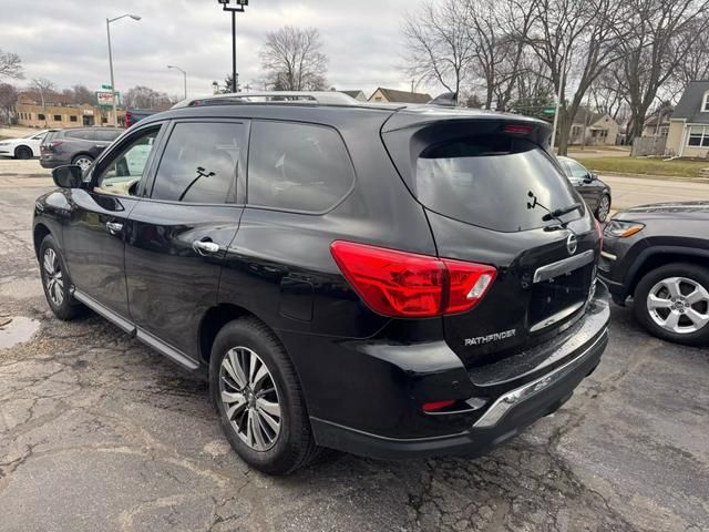 2019 Nissan Pathfinder SV