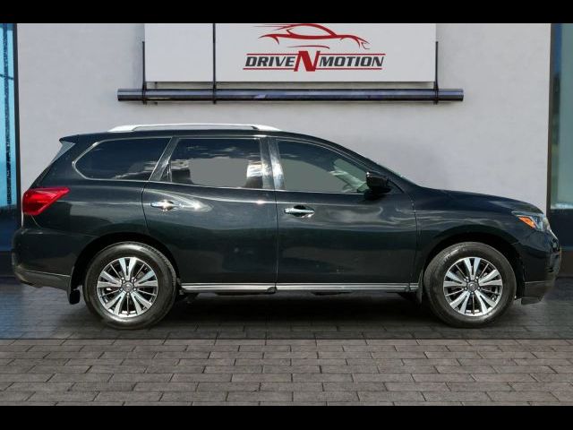 2019 Nissan Pathfinder SV