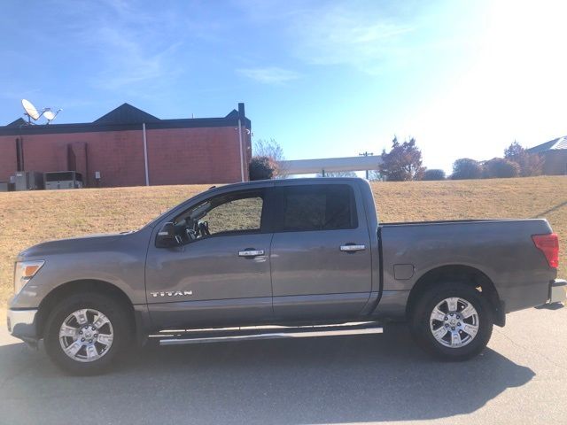 2019 Nissan Titan SV