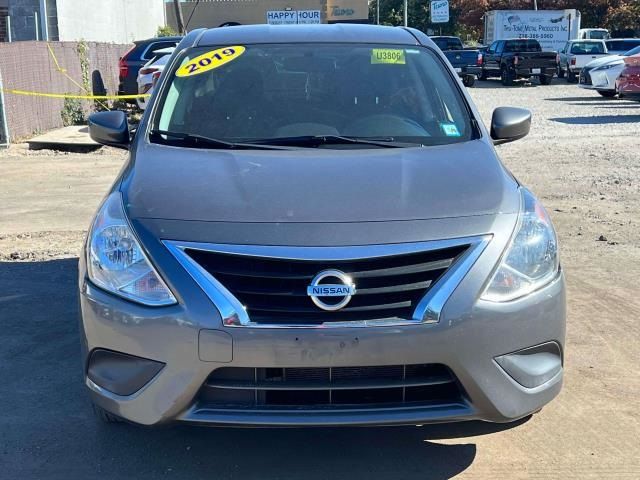 2019 Nissan Versa SV