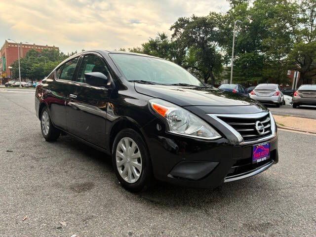 2019 Nissan Versa SV