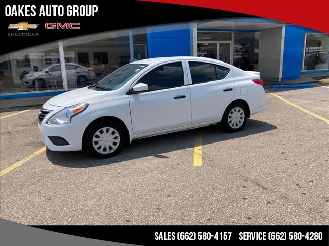 2019 Nissan Versa S Plus