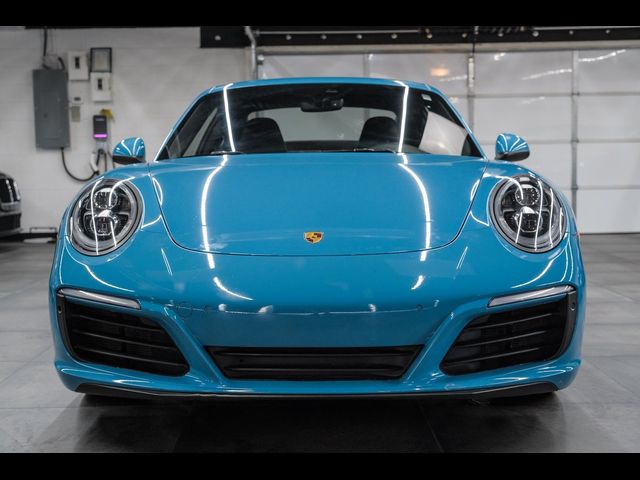 2019 Porsche 911 Carrera