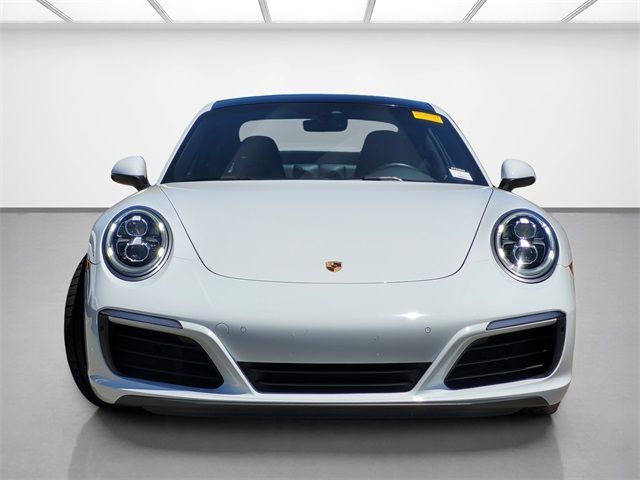 2019 Porsche 911 Carrera