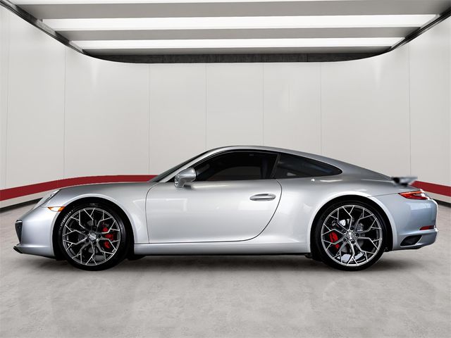 2019 Porsche 911 Carrera