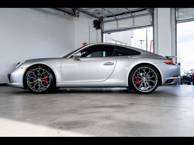 2019 Porsche 911 Carrera