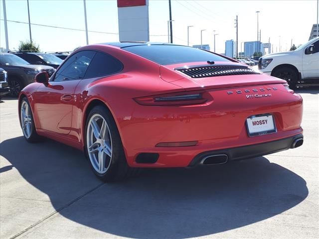 2019 Porsche 911 Carrera