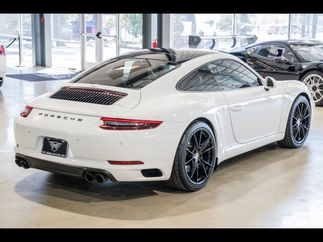 2019 Porsche 911 Carrera