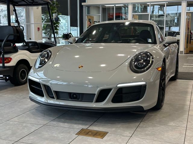 2019 Porsche 911 Carrera 4 GTS