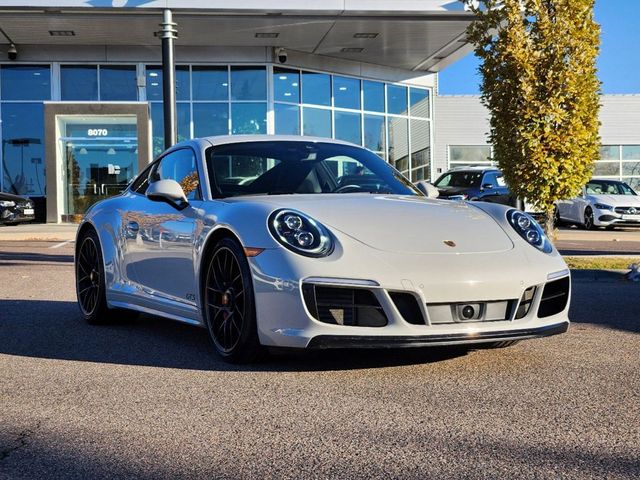 2019 Porsche 911 Carrera 4 GTS