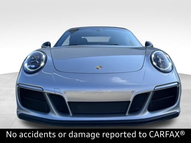2019 Porsche 911 Carrera GTS