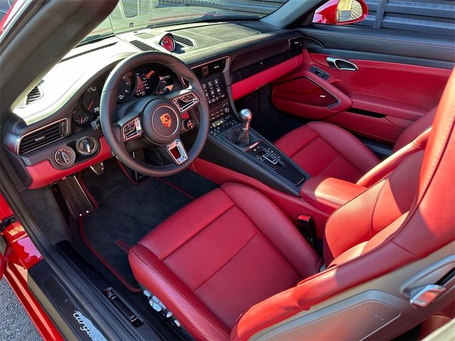 2019 Porsche 911 4 GTS