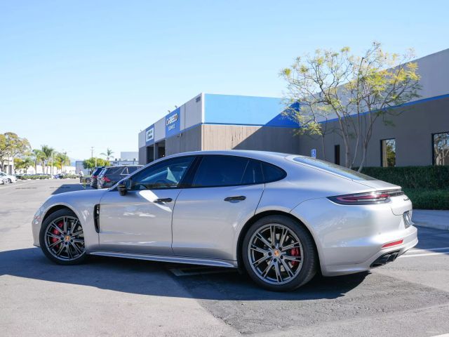 2019 Porsche Panamera GTS