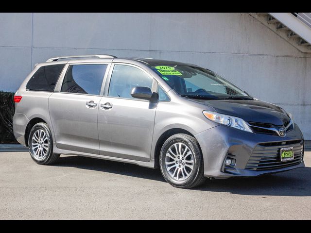 2019 Toyota Sienna XLE