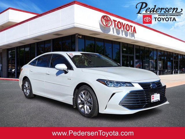 2019 Toyota Avalon Hybrid XLE