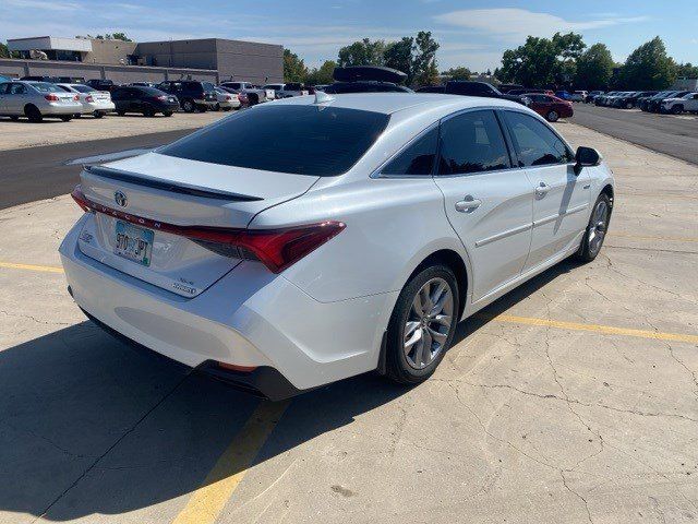 2019 Toyota Avalon Hybrid XLE